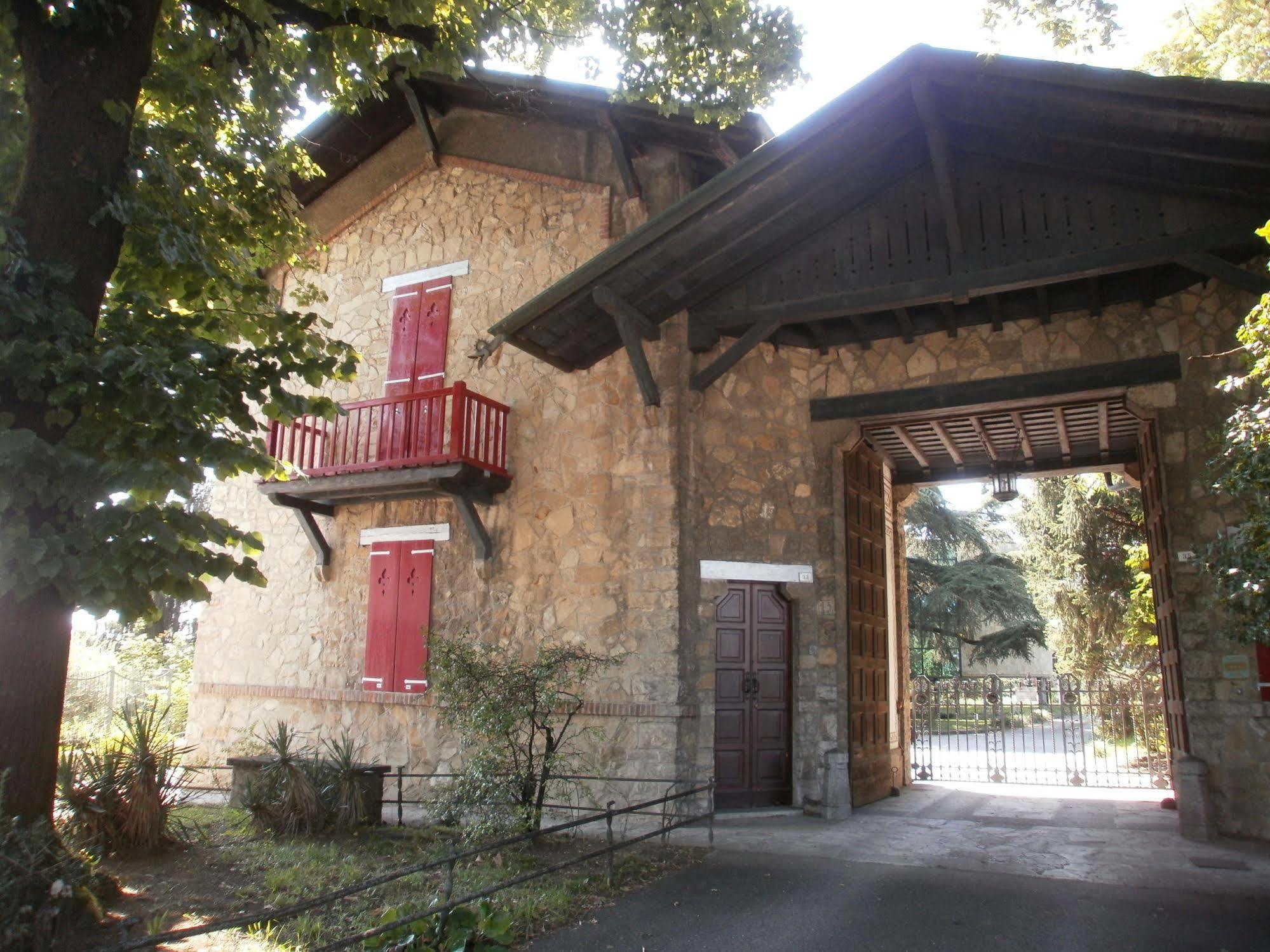 Albergo Villa & Roma Палаццоло-сулл'Ольо Экстерьер фото